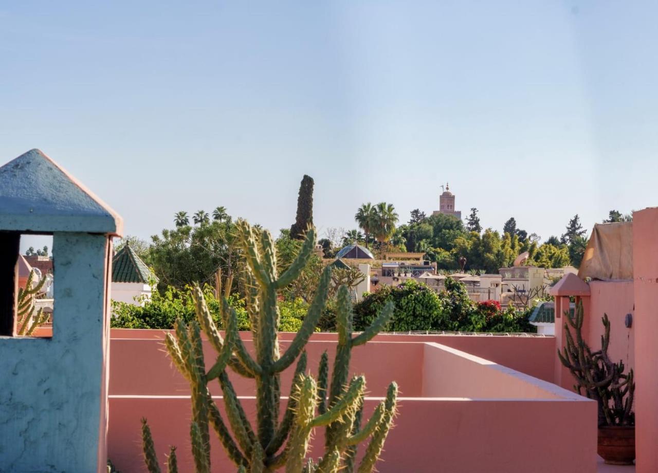 Riad Privatise - 2 Chambres & Petit Dejeuner -Terrasse Marrakesh Bagian luar foto