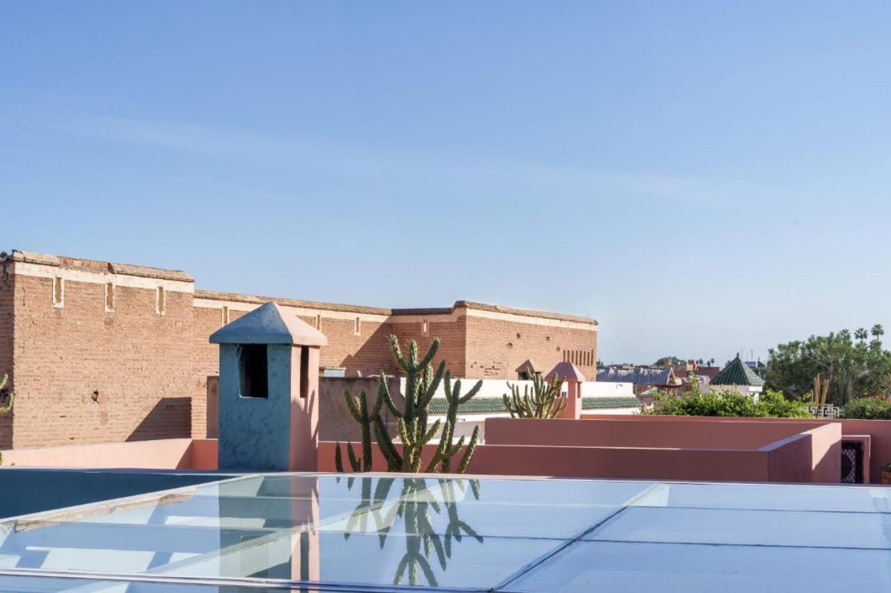 Riad Privatise - 2 Chambres & Petit Dejeuner -Terrasse Marrakesh Bagian luar foto